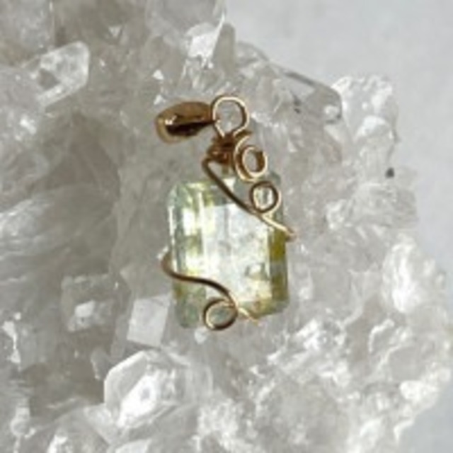 【レア】【超美石】オーロラアクアマリン　18金　ペンダント 6072