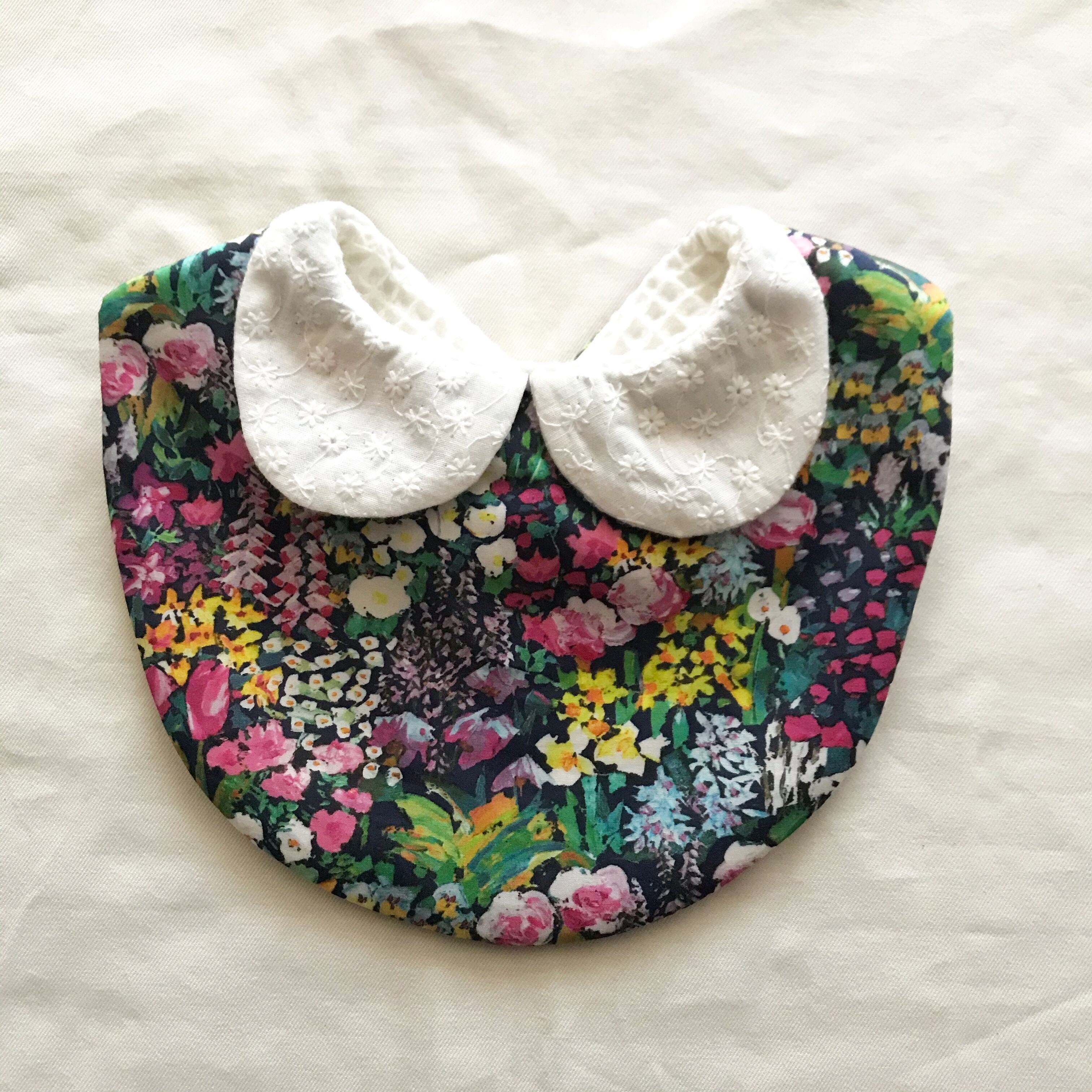 可愛い襟付きスタイ *リバティ スモール・ペインターズ・メドウ