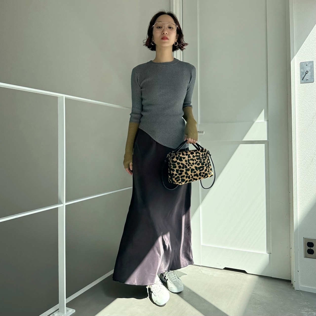 配色ラメスリーブアシメヘムknit/グレー