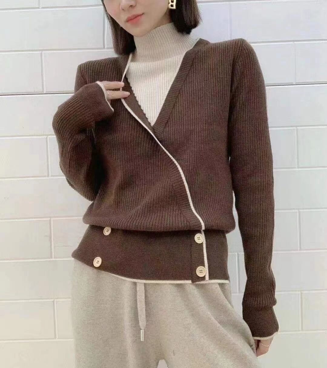 バイカラーライン入り　レイヤード風デザインニット　AJ111-Y887