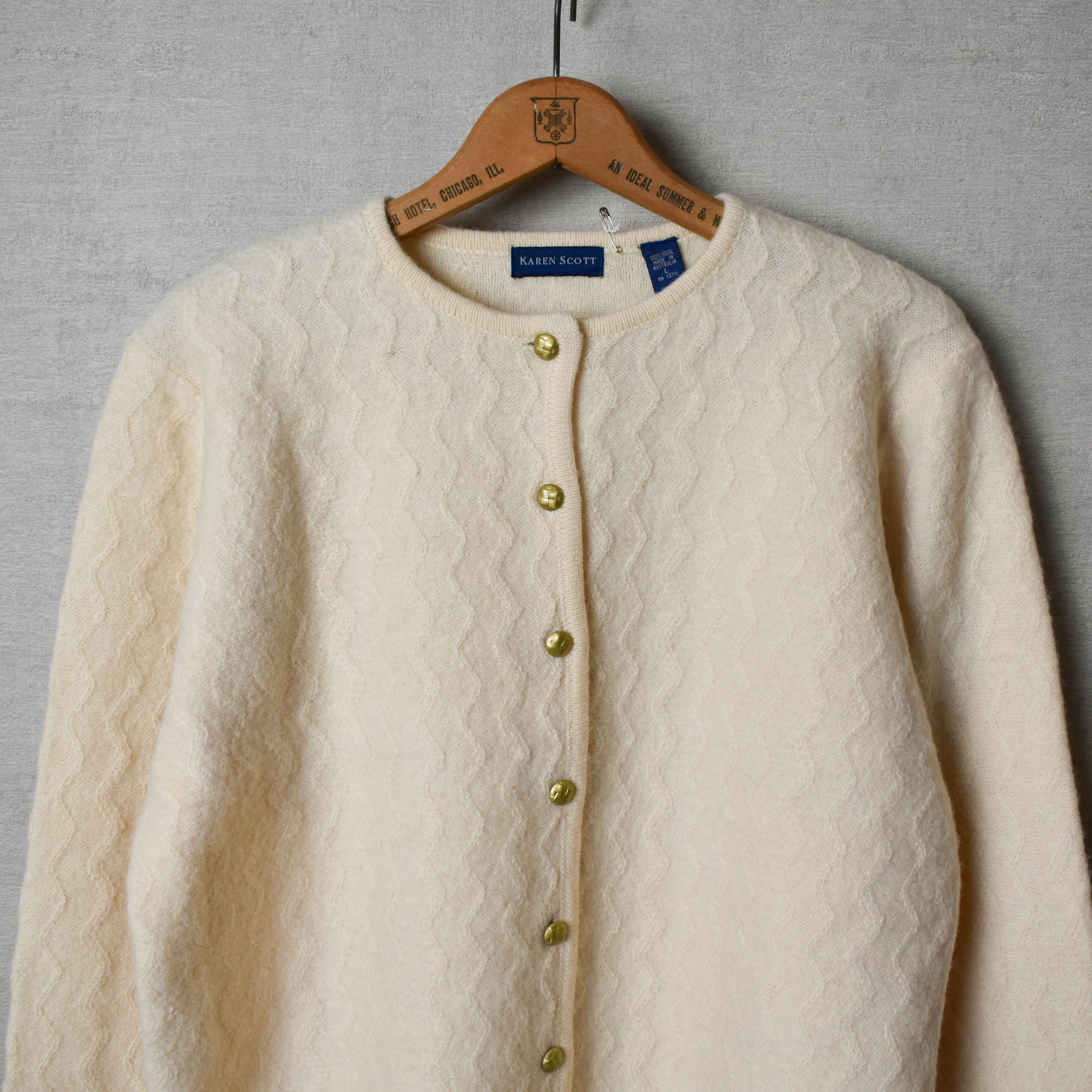 [USED] KAREN SCOTT made in AUSTRALIA gold button knit cardigan