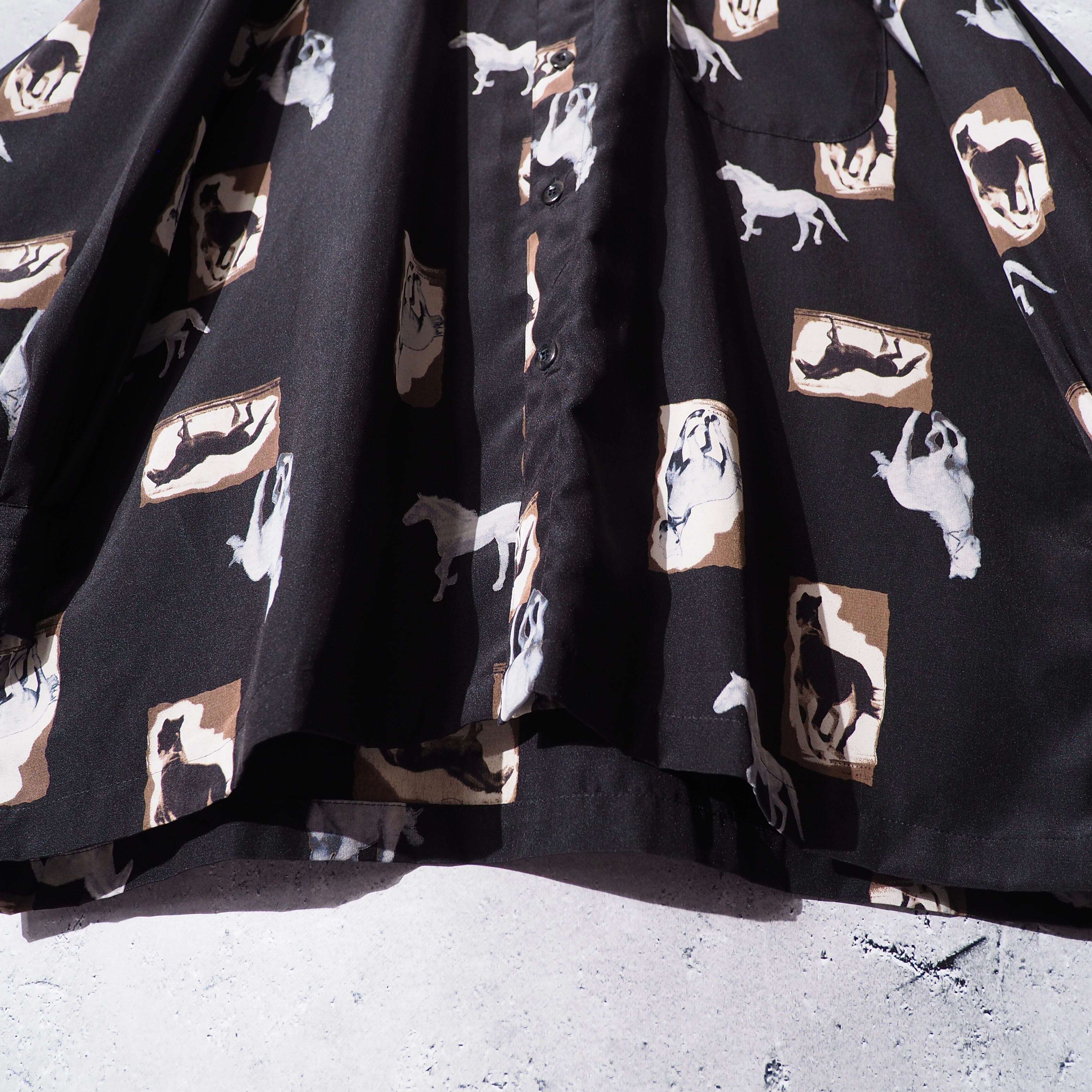 Horse animal printed black box silhouette drape shirt