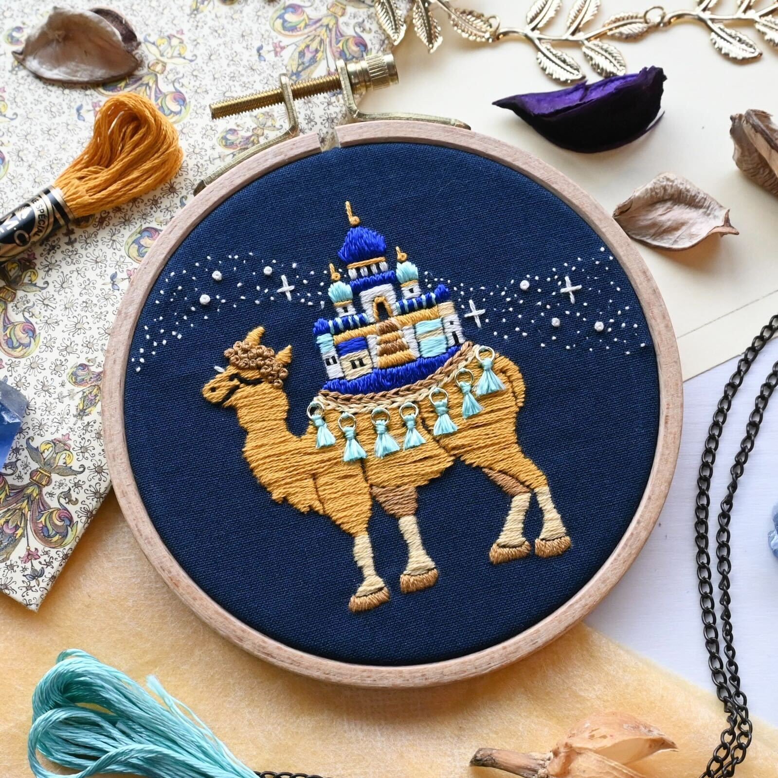 刺繍キット 街こぶラクダのアラビアンナイトより「街こぶラクダ