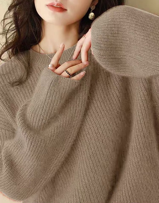 ラメ入り ラウンドネック ニットセーター レディース トップス ニット セーター プルオーバー インナー 丈長 ミディアム 長袖 ドロップショルダー ラウンドネック 襟なし オーバーサイズ かわいい 大人可愛い きれいめ シンプル カジュアル 上品 おしゃれ こなれ感 ルーズ 無地 春 秋 冬 ママ 通勤 学生 学校 通学 デート お出かけ 旅行 公園 女子会 休日 重ね着 暖かい 体型カバー 普段使い 着回し M L XL 2XL 大きいサイズ ゆったり 黒 ブラック レッド キャメル ヘイズブルー