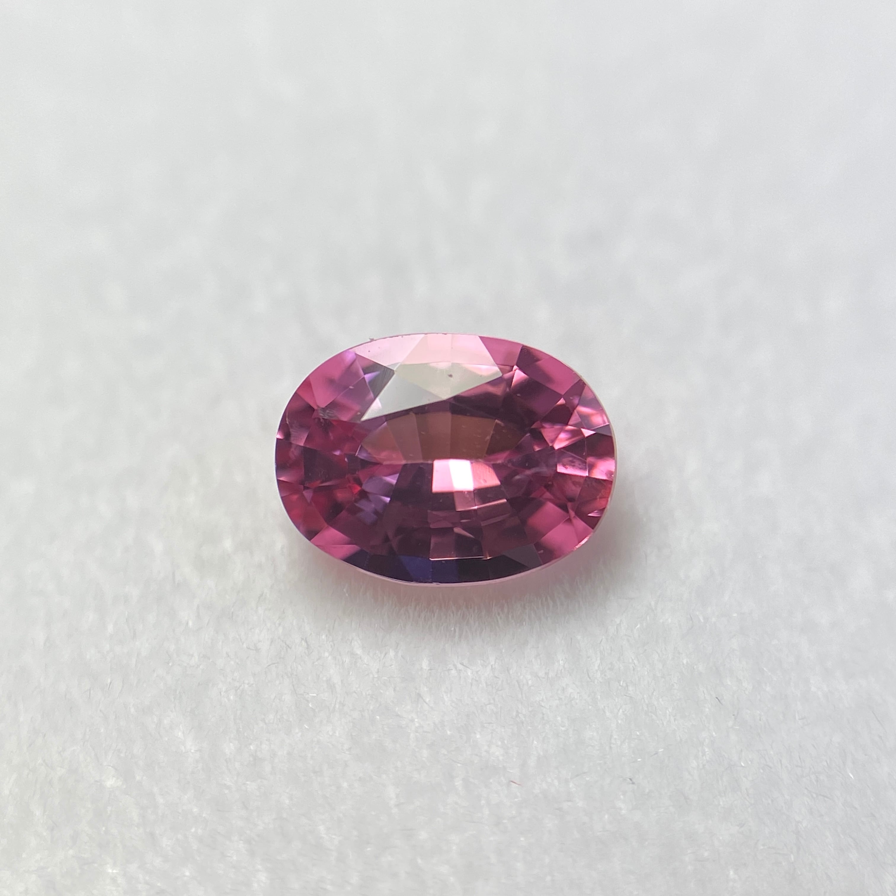 動画有】ジェダイスピネル 0.26ct ミャンマー産 AIGS鑑別書付き 蛍光有