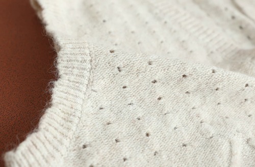 3色／透かし編み刺繍ニットベスト ・12072