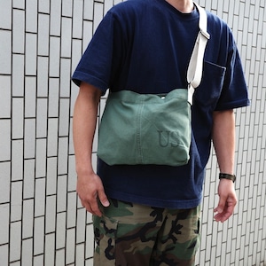 HAND LIGHT US Military Musette Bag