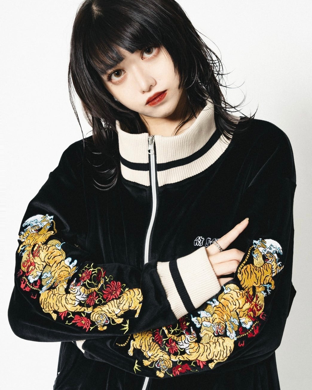 Tiger track crop jacket【Black】 | チュウカタベタイ