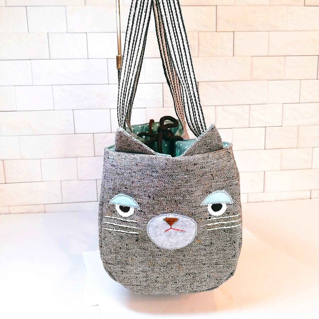 トートバッグ 猫さん “顔ばば～ん” グレイ しずく | バッグ店「ashの森