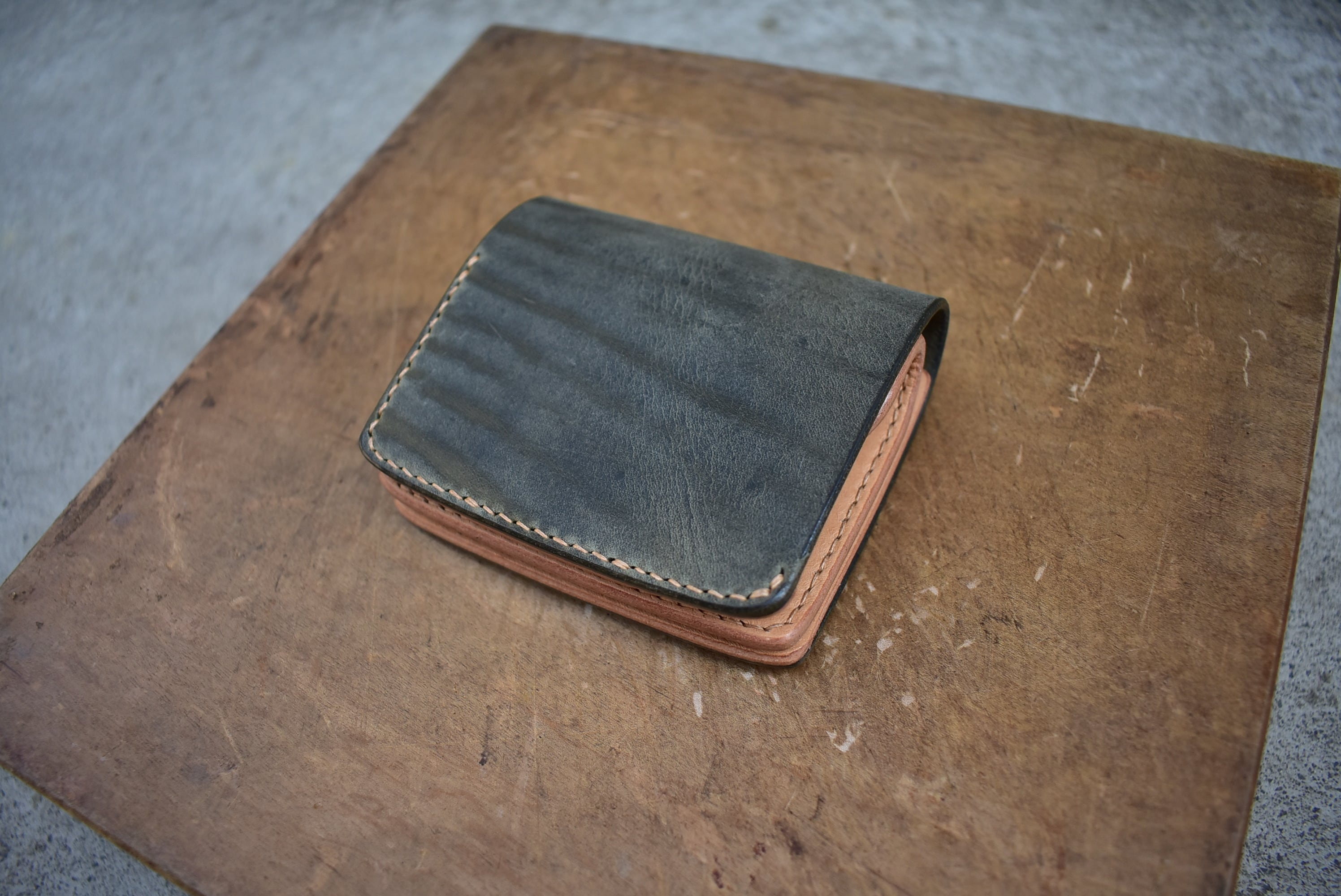 美品 kamekura leather ミニウォレット 財布 二つ折り財布 ウォレット AN2979 美品 kamekura leather ミニウォレット 財布 二つ折り財布 ウォレット