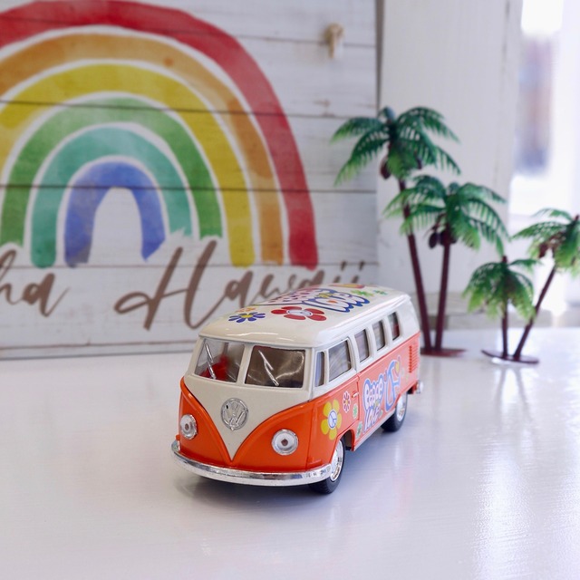 ★ハワイ直輸入★ワーゲン バスミニカー★1962 VW ／フォルクスワーゲン／フラワームーブメント＜LOVE&PEACE オレンジ＞