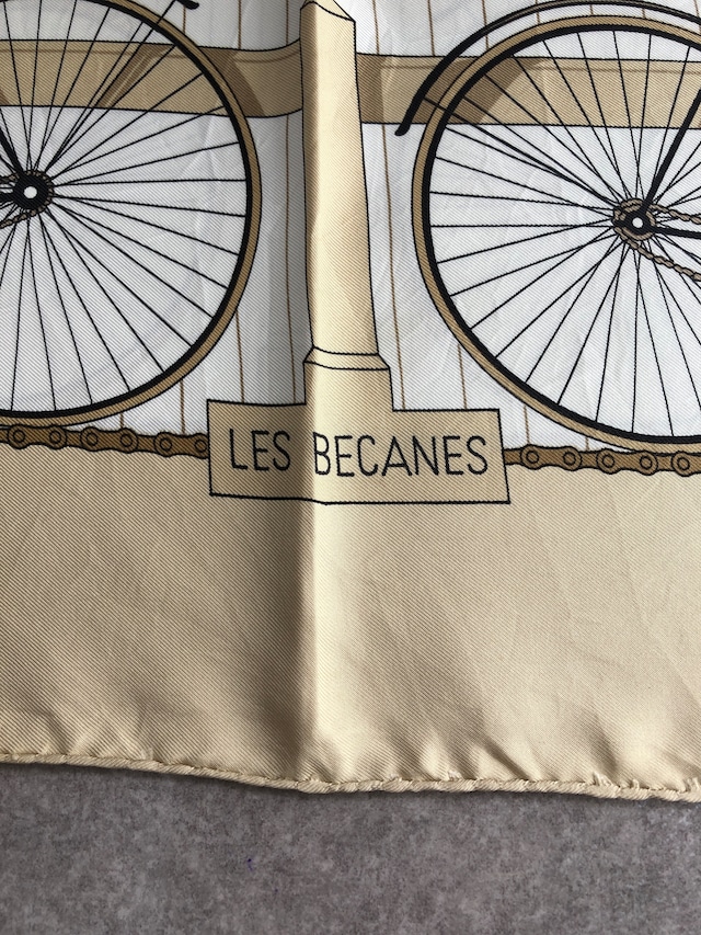 HERMES エルメス カレ90 スカーフ ベージュ シルク LES BECANES vintage ヴィンテージ オールド uk5cne