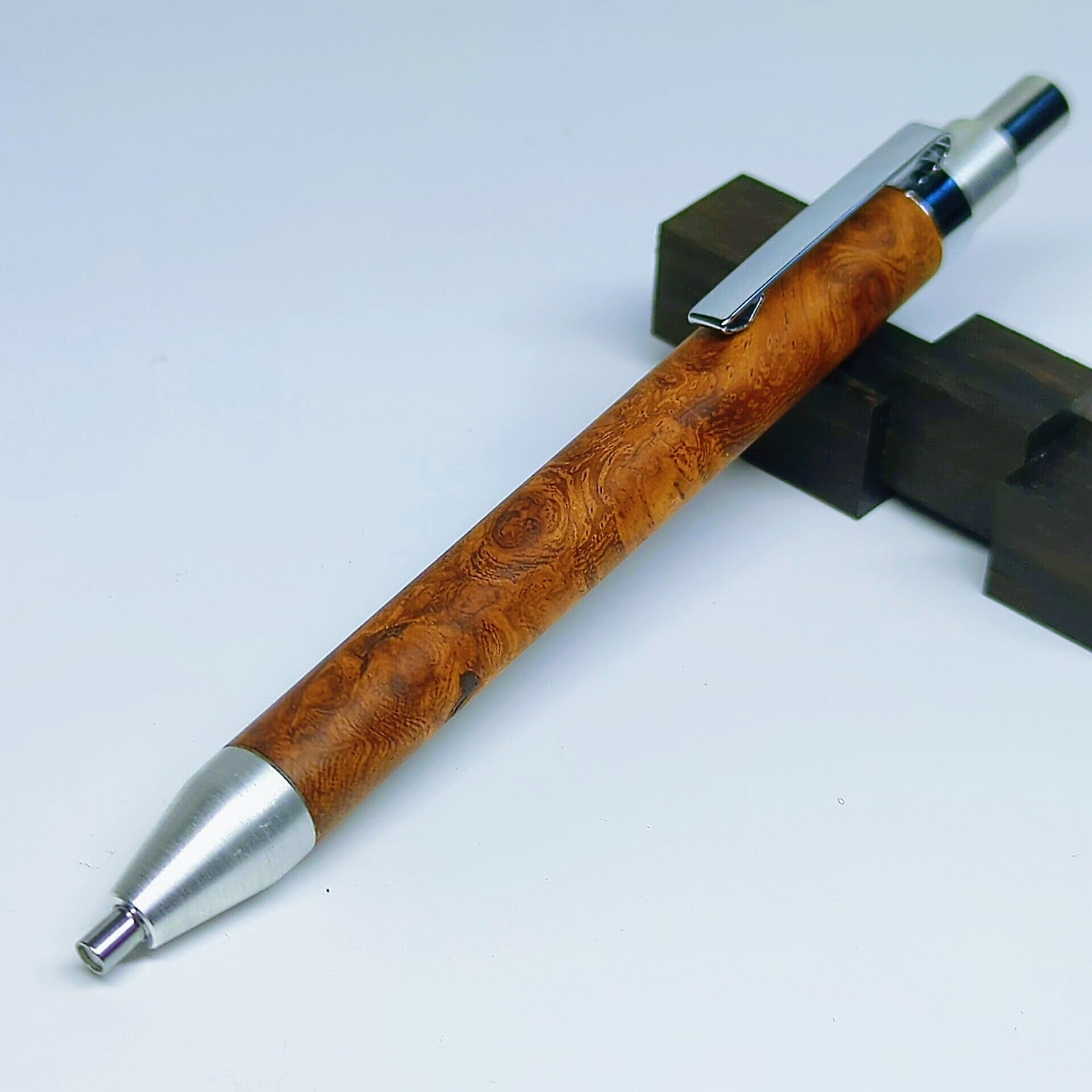 「Tree×Life」花梨瘤 消しゴム [野原工芸 工房楔 ボナンペン] Tree×Life」花梨瘤 消しゴム [野原工芸 工房楔 ボナンペン]