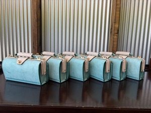 Coniglio +１　コニーリョプラスワン　バイカラー　アイスブルー×アイボリー　お財布ポシェット