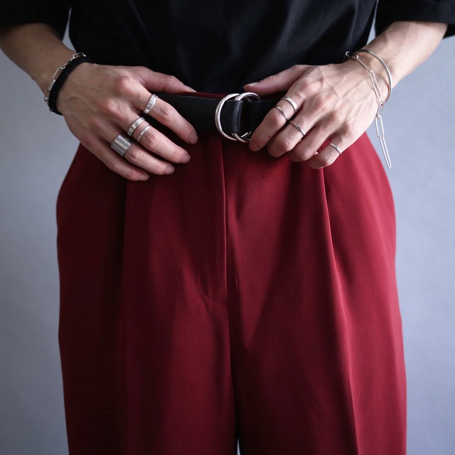 1-tuck straight silhouette deep red wide slacks