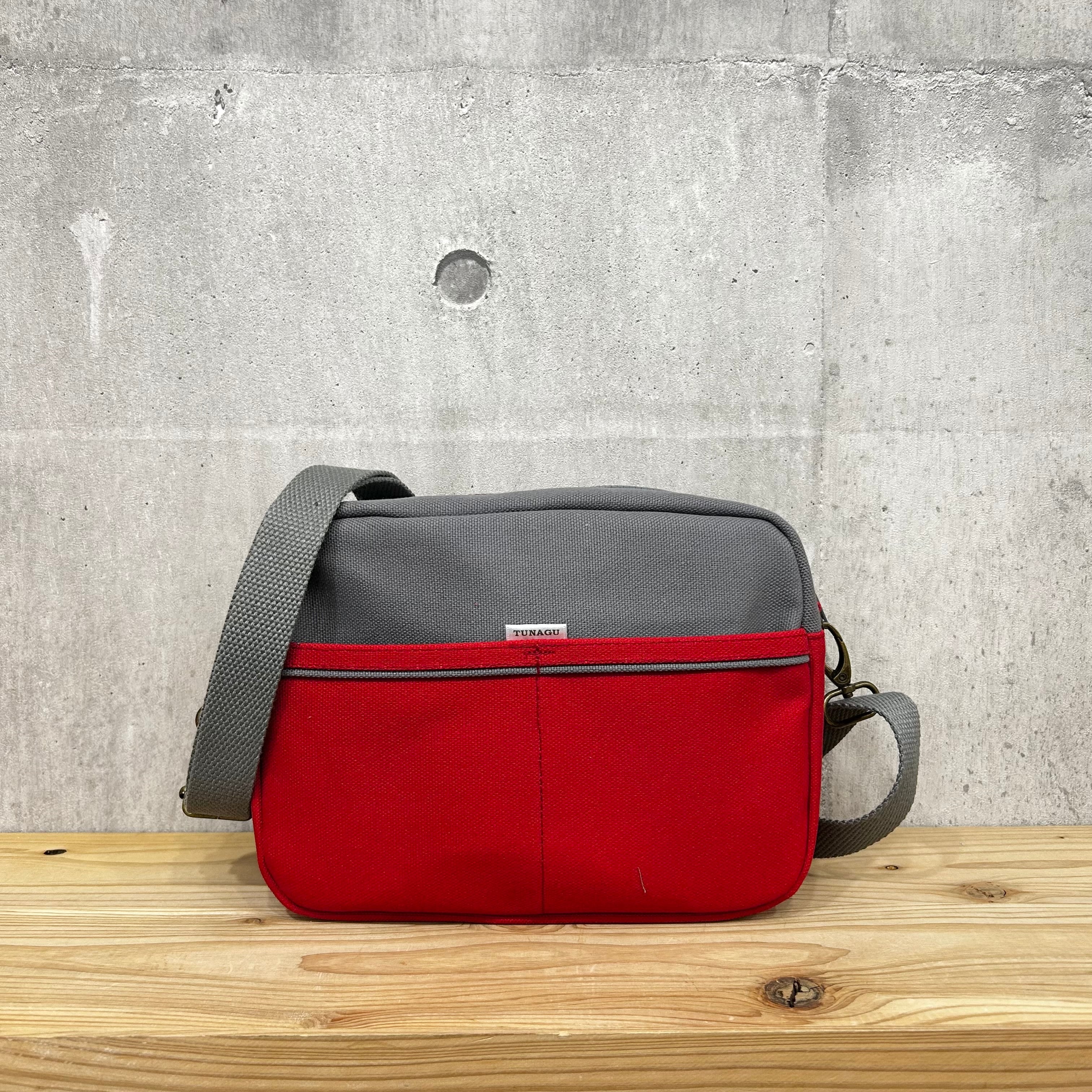 .+*square shoulder Bag 〈 濃グレー×赤 〉