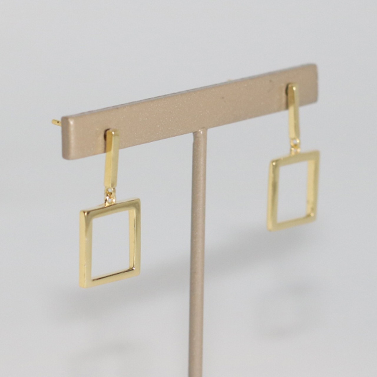 シンプルライフに！ シルバー シンプル ライン スクエア ゴールド ピアス simple silver series