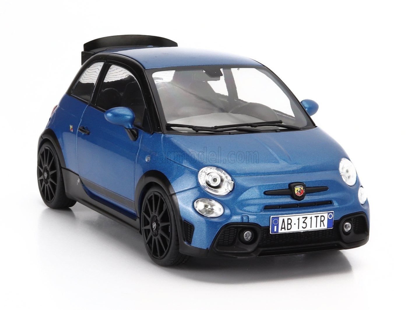 ミニカー 1/18 フィアット 500 アバルト SOLIDO 1/18 FIAT NUOVA 500