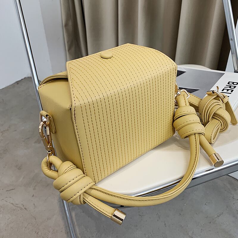 レッド スクウェア ハンドバッグ メッセンジャーバッグ 手作りハンドバック30001564217