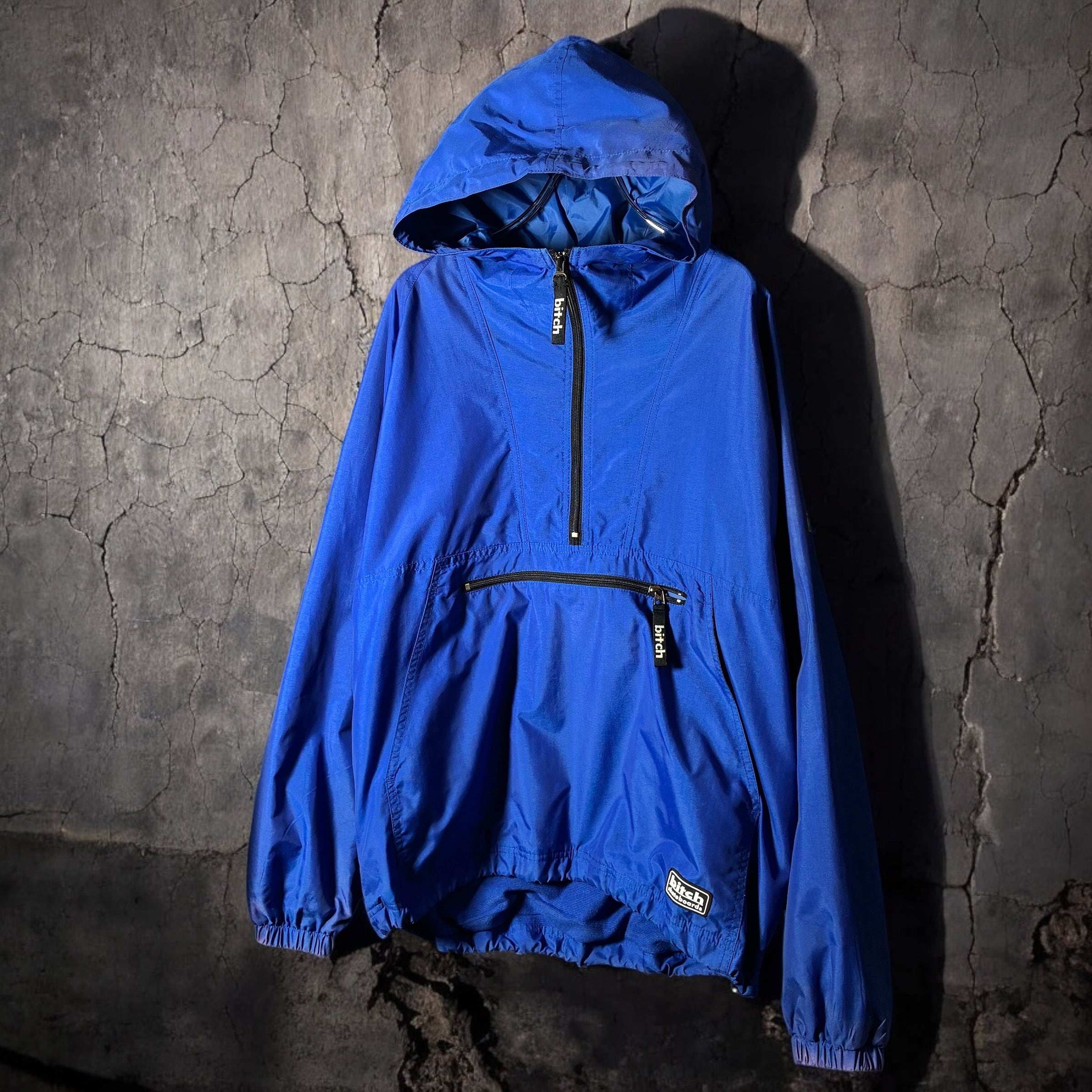 bitch skateboards ナイロンアノラックフーディー ブルー ビッチ