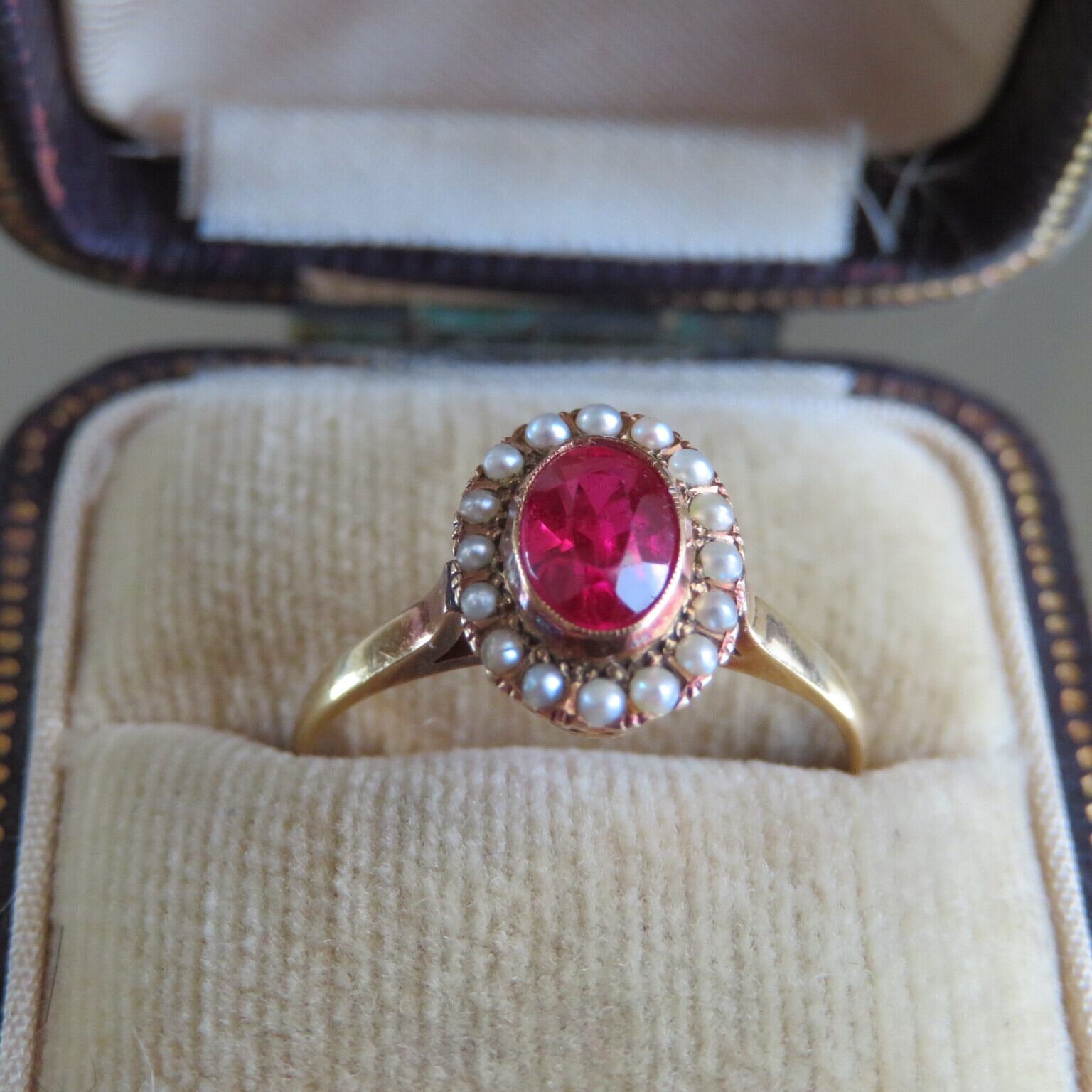 ヴィンテージ　K18 芥子パール取り巻き合成ルビーリング