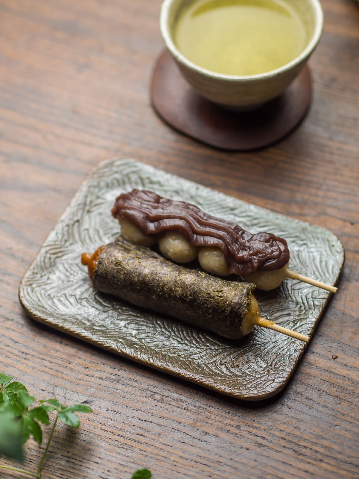 葉紋角皿（銘々皿・菓子皿）／鶴田季子 | 手作りの器・食器の