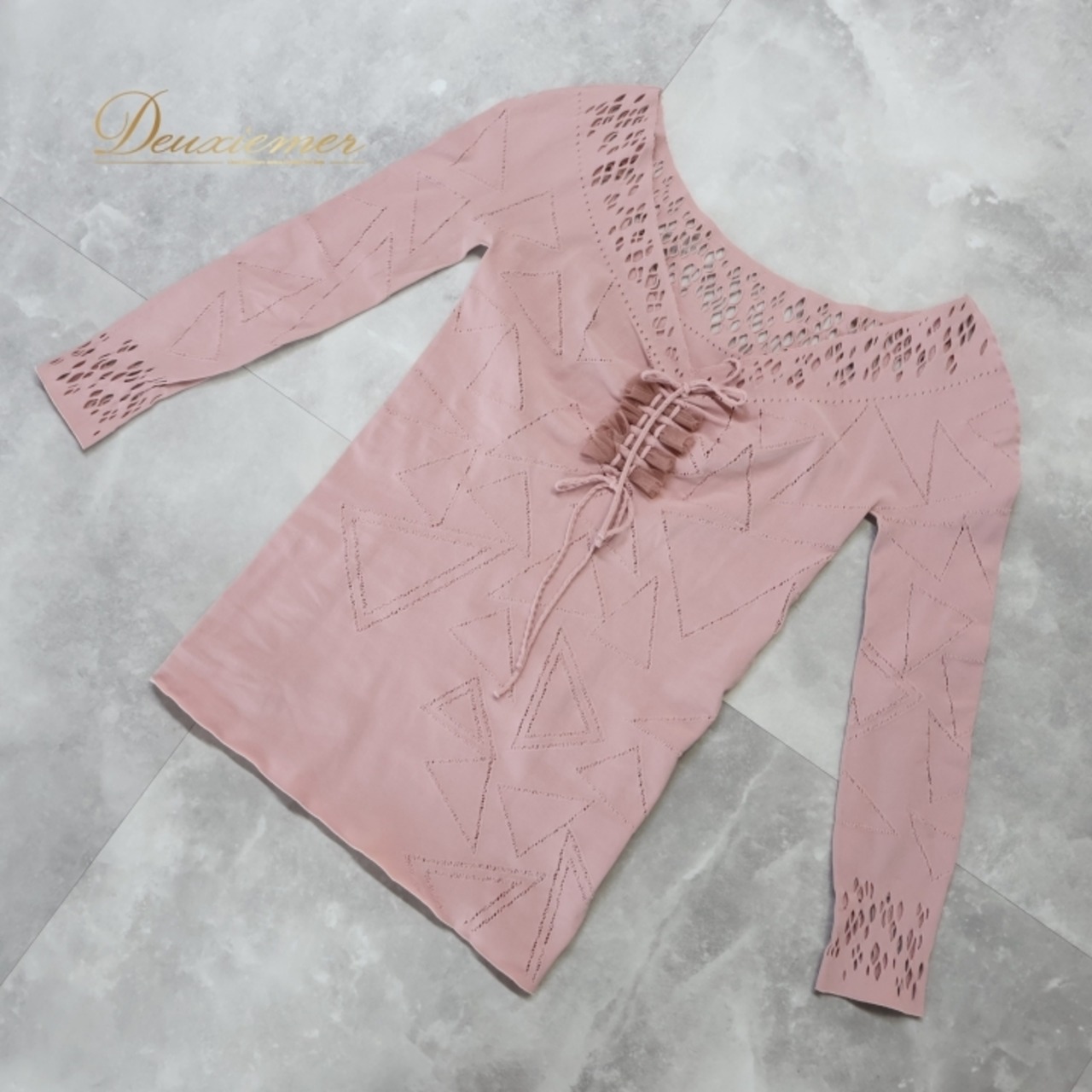 バレエ 衣装 ピンク系 チャコット Chacott ノーソーイングニット トップス レッスン 練習 社交ダンス ストレッチ 伸縮 日本製 リボン ノーソーイング 淡い 柔らかい生地 くすみピンク 幾何学模様