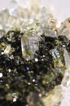 エピドート「森の神秘」Epidote|天然石 原石 鉱物 パワーストーン | EP-H-001