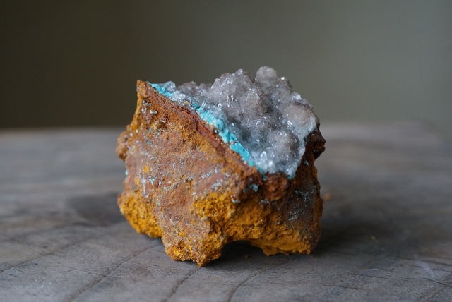 ウィレマイト/フランクリン鉱/カルサイト/紅亜鉛鉱 Willemite with Zincite etc.