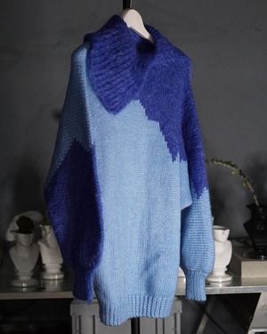 DOLMAN SLEEVE MOHAIR SWITCHING KNIT SWEATER