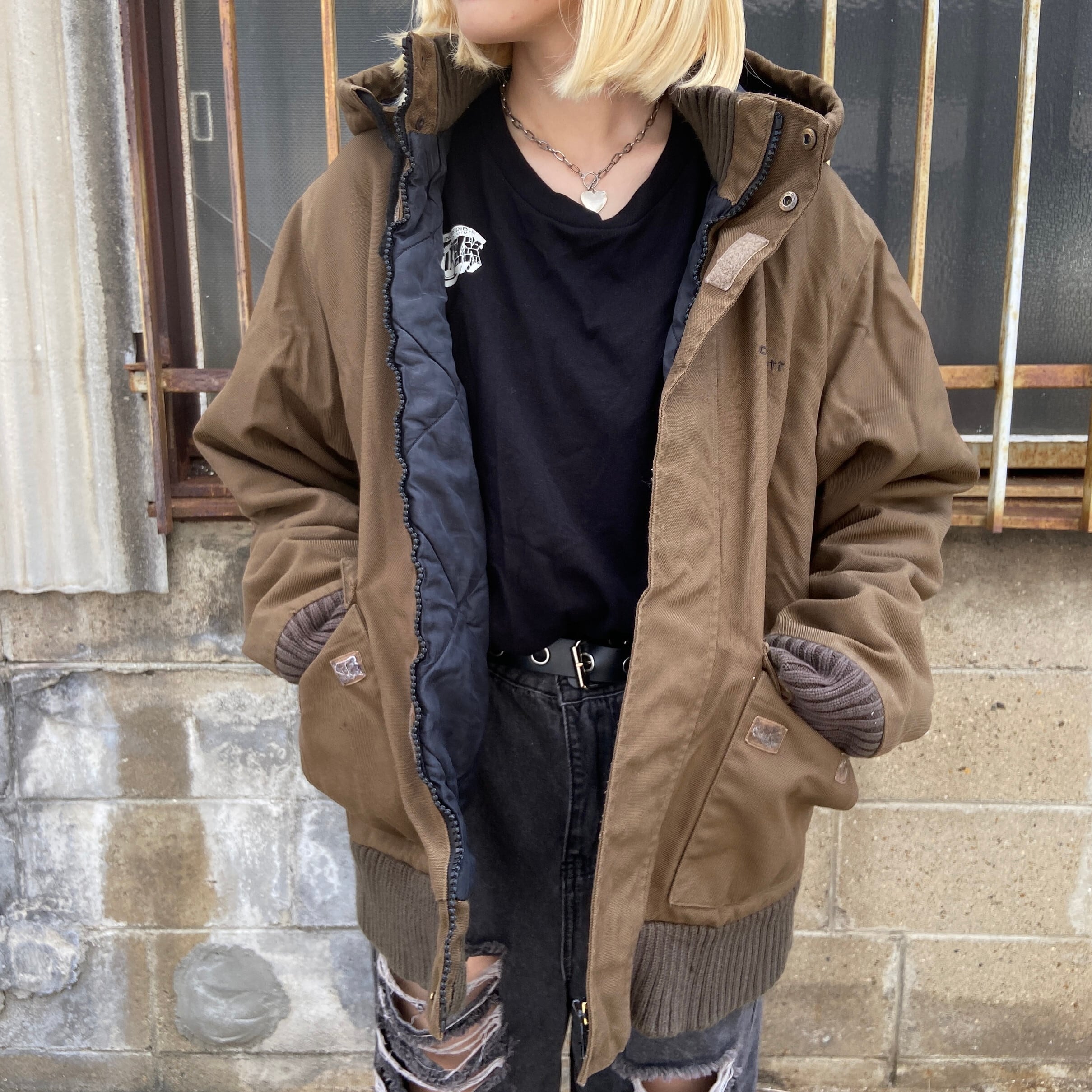 Carhartt カーハート ハイネック ナイロンジャケット ブルゾン カーキ メンズm 古着 フード付き ワンポイントロゴ刺繡 中綿キルティングライナー ワークジャケット Cave 古着屋 公式 古着通販サイト