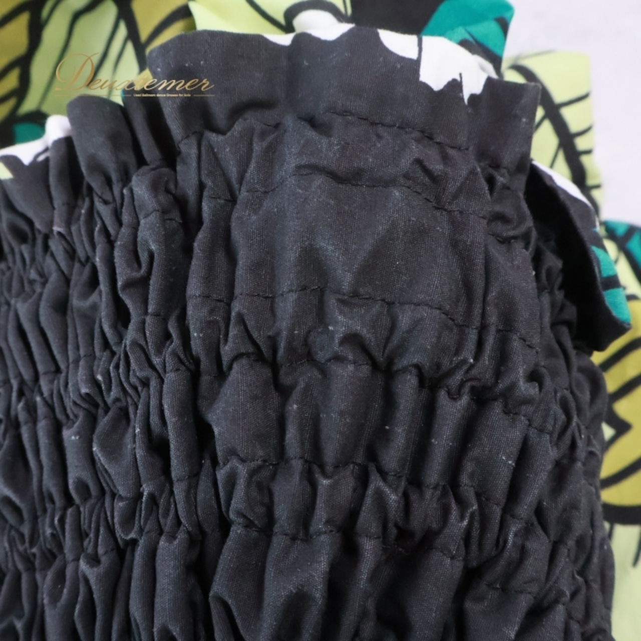 フラダンス 衣装 パウスカート ブラック系 シングル ハイビスカス柄 リーフ柄 グリーン系 かわいい 鮮やか 華やか 明るい ハワイアン アロハ ハワイアンプリント フラ ダンス レッスン 練習 エレガント カジュアル