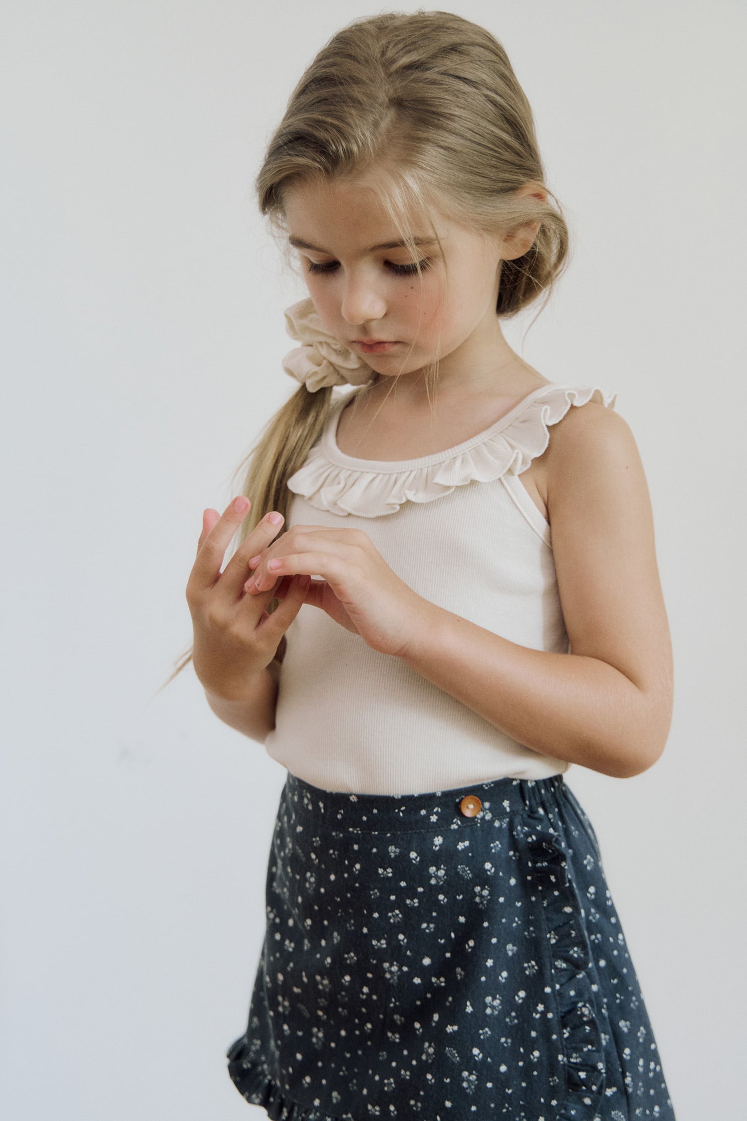 【予約】ruffled sleeveless /inné