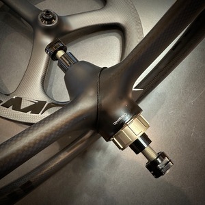 SMC GOVAN TW2  (16”TRI-SPOKE Carbon Wheel) 3/4 speed