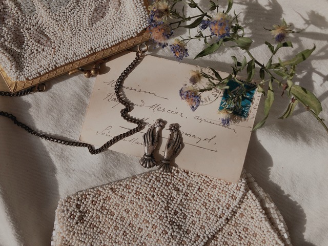 手の美術展 AMERICA vintage earring