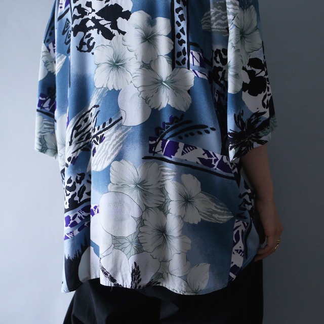 "和" motif beautiful flower art pattern over box silhouette h/s shirt