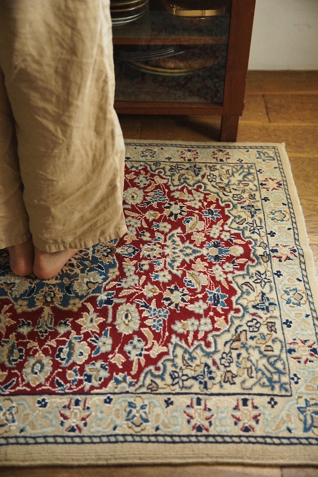 1186-Semi Antique Percian Nain rug