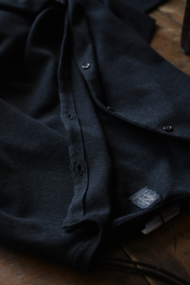 BATONER / 32G SMOOTH KNIT CREW NECK CARDIGAN (Melange Black)
