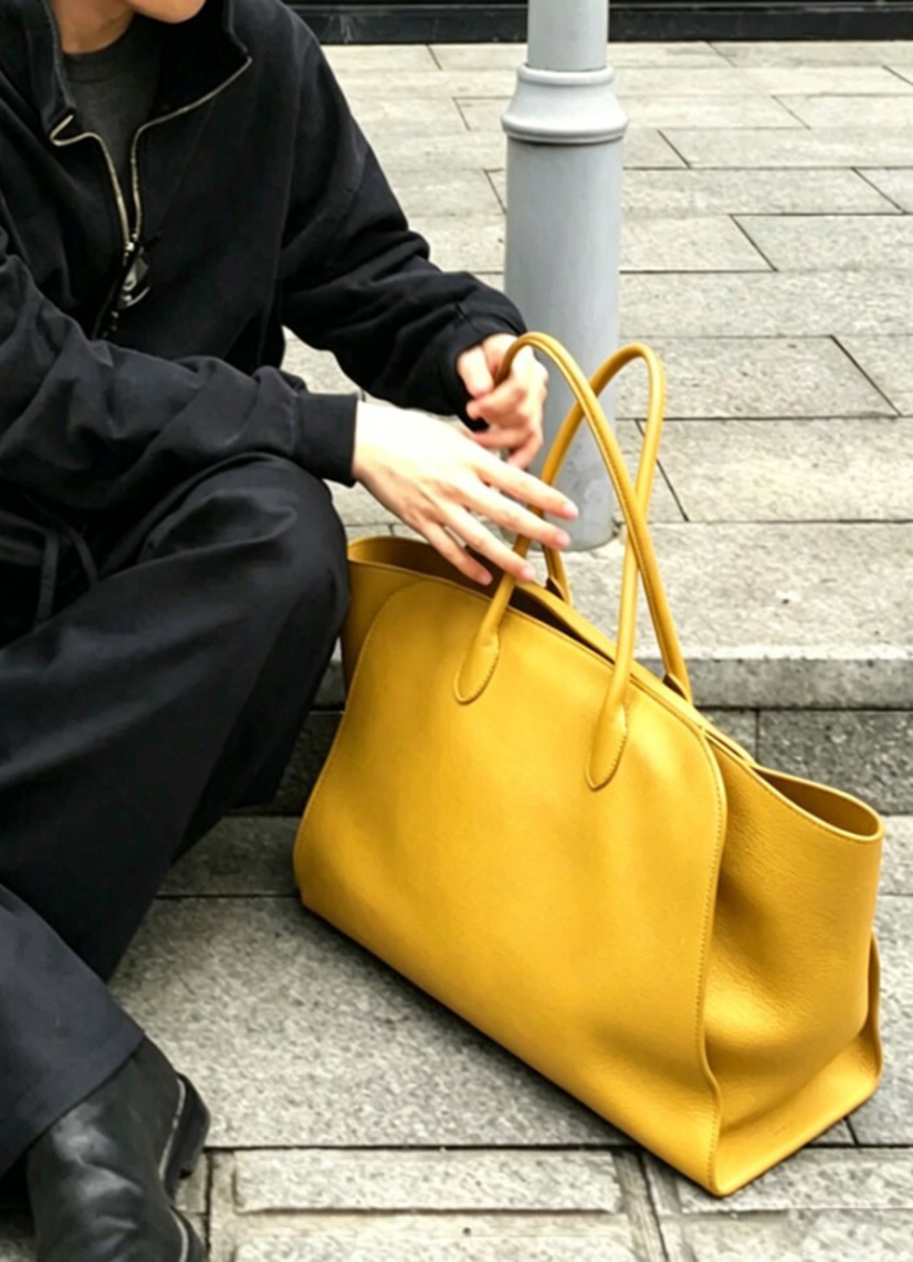 マスタードイエロー レザー調ビッグトートバッグ