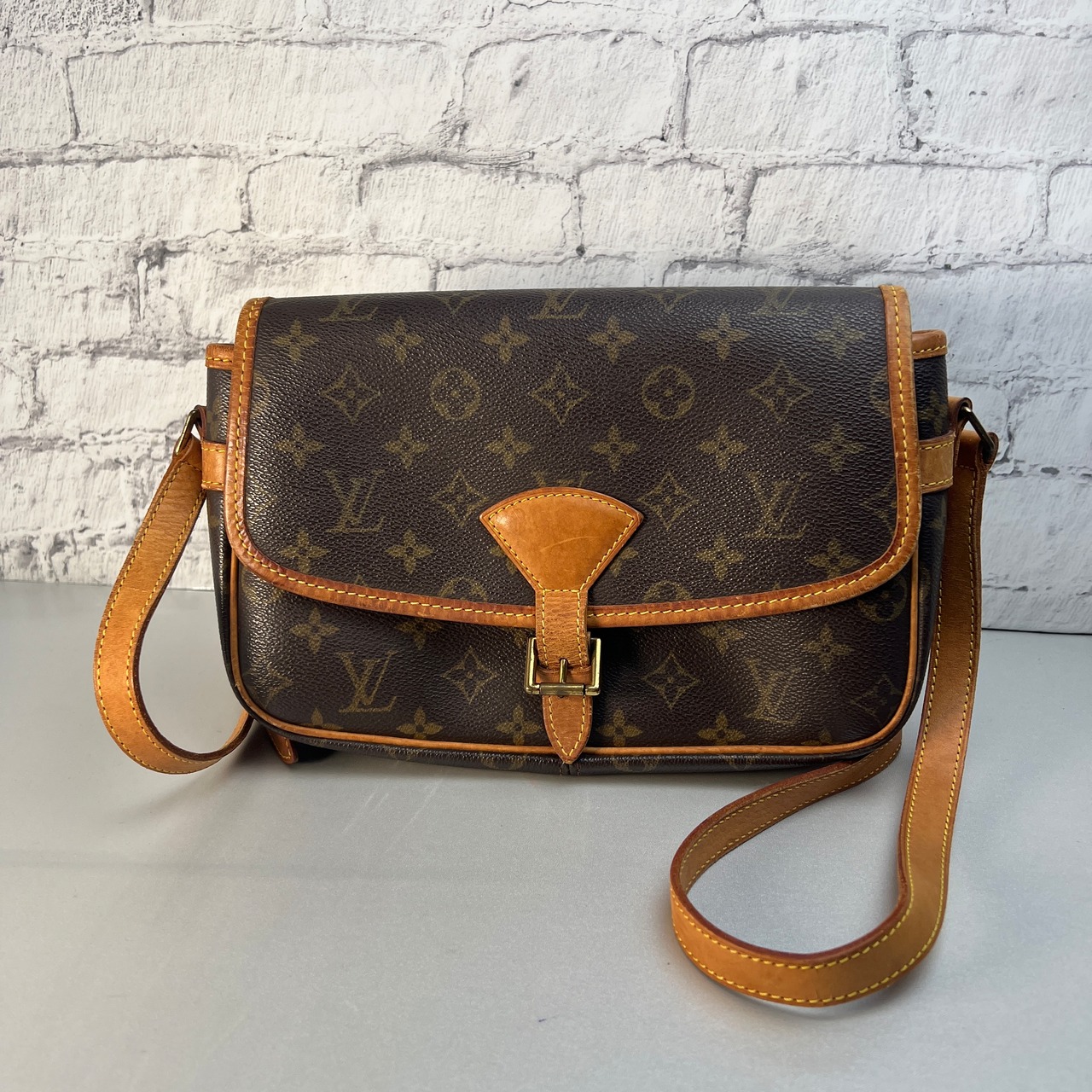 【最終処分SALE】LOUIS VUITTON ルイヴィトン モノグラム ソローニュ M42250 レザー ショルダーバッグ ブラウン A-11911