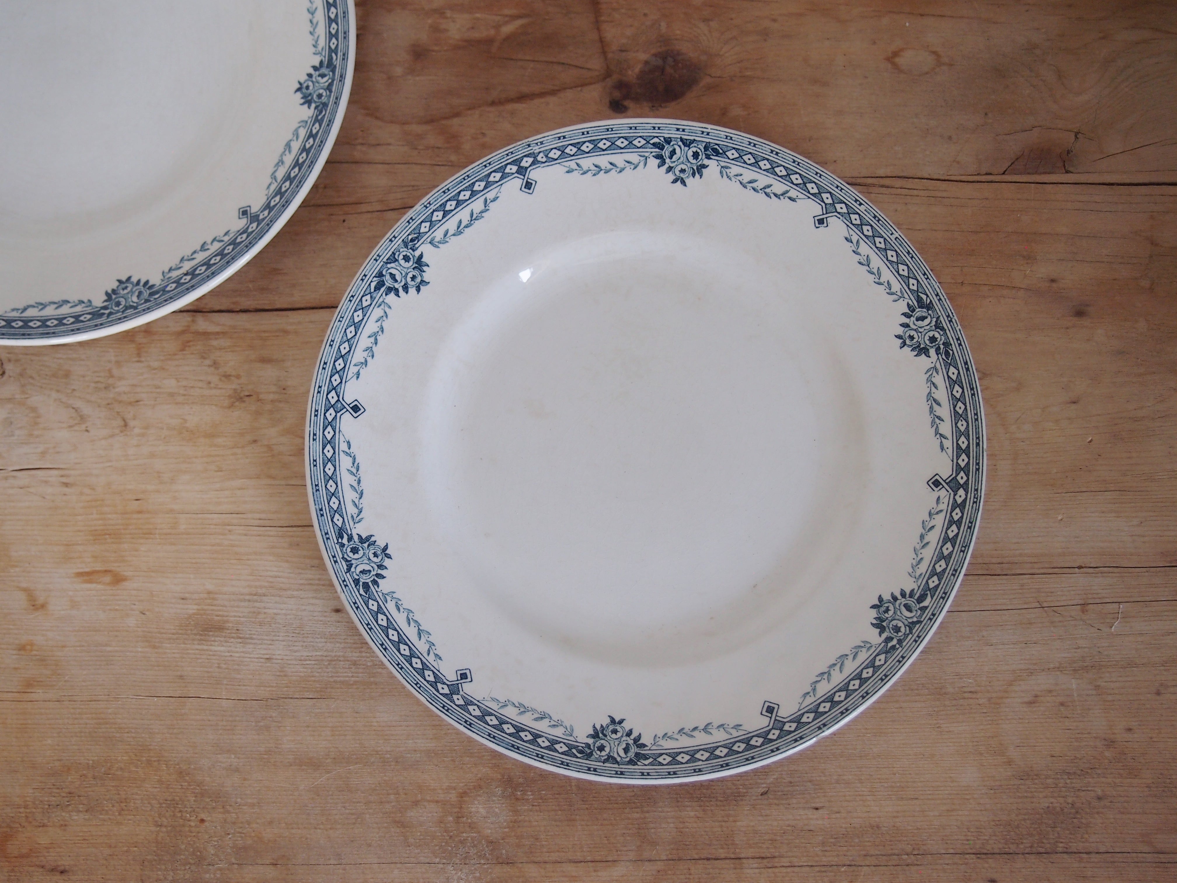 France / moustiers varages 白釉プレートB / ムスティエ ヴァラージュ