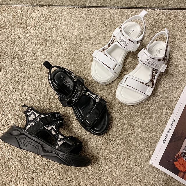 厚底のサンダル女性2020年夏の野生のスポンジケーキ学生の妖精スタイルの快適なオープンつま先カジュアルシューズトレンドの夏 部族の婦人靴2237732