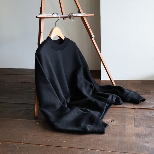 Cale “ Super 120s air‑wool fleece Sweater ( Black )”