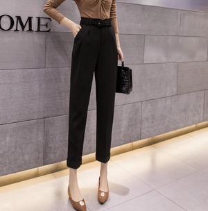 ボトムス パンツ テーパードパンツ アンクル丈 細身 ストレート ベルト ウエストマーク きれいめ シンプル 大人 上品 おしゃれ お洒落 かっこいい 大人女子 こなれ感 モダン 春 夏 秋 冬 オールシーズン シーズンレス 2022 2023 10代 20代 30代 40代 50代 60代 レディース 女性用 OL 通勤 学生 通学 お出かけ 休日 普段使い ファッション コーデ スタイル 楽ちん S M L XL 白 ホワイト 黒 ブラック