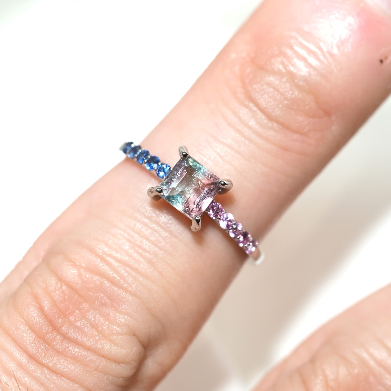 バイカラートルマリン 0.7ct リング pt900
