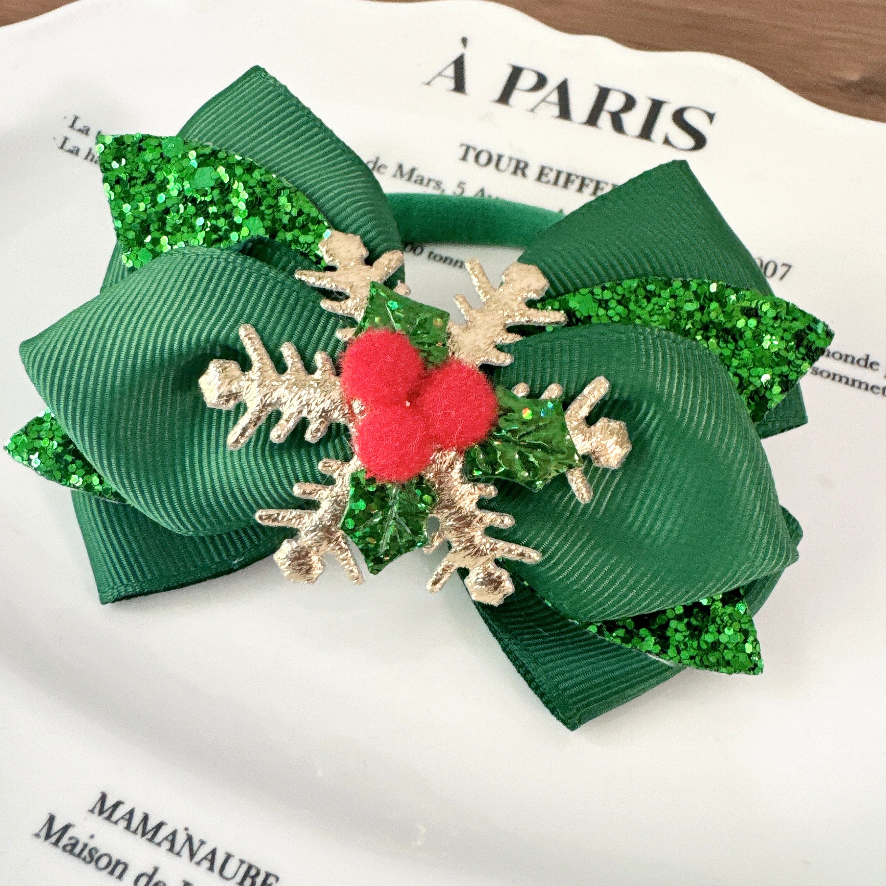 クリスマス*柊リボンヘアバンド(後ろ支え付き)