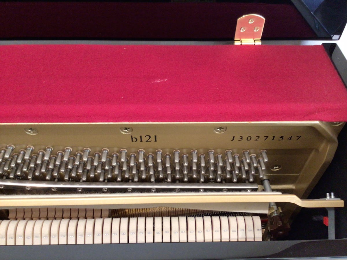 中古ヤマハアップライトピアノ　b121