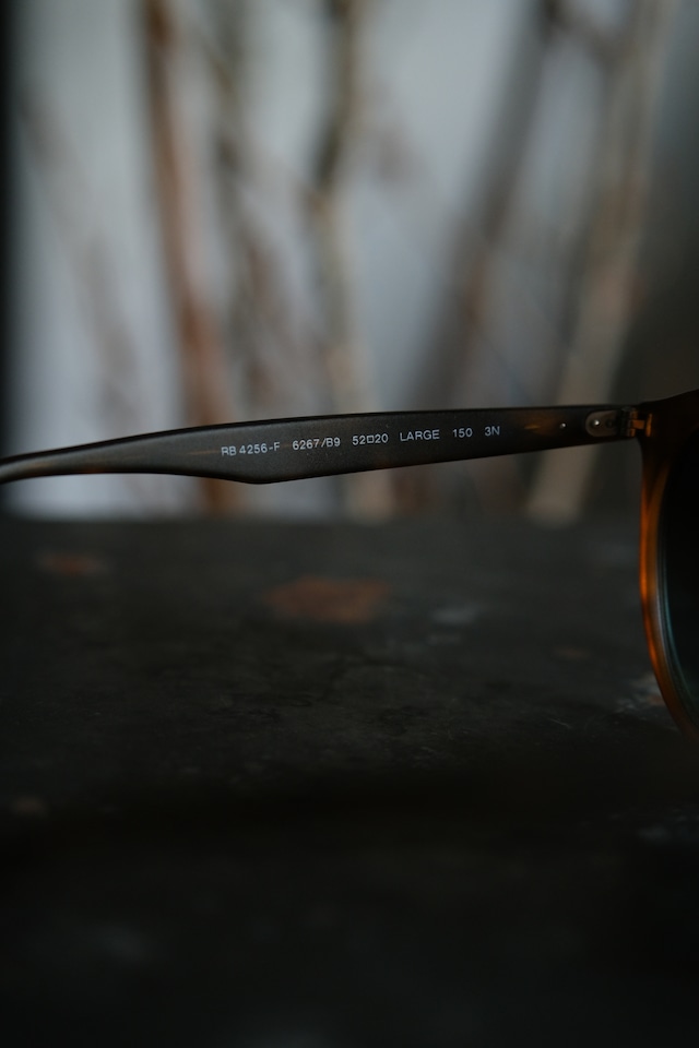 IORI/"Ray-Ban" sunglasses
