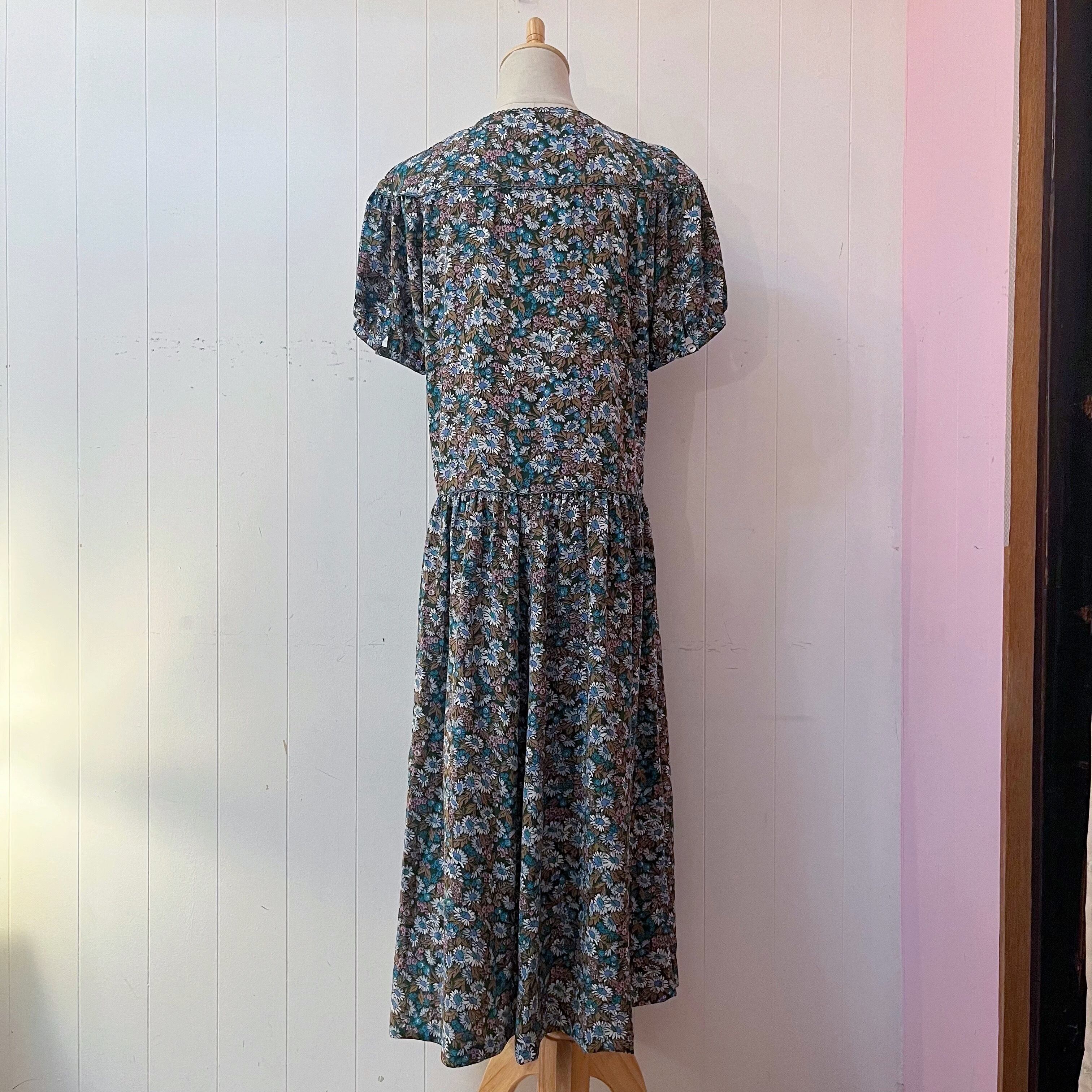 blue daisy round gather one-piece