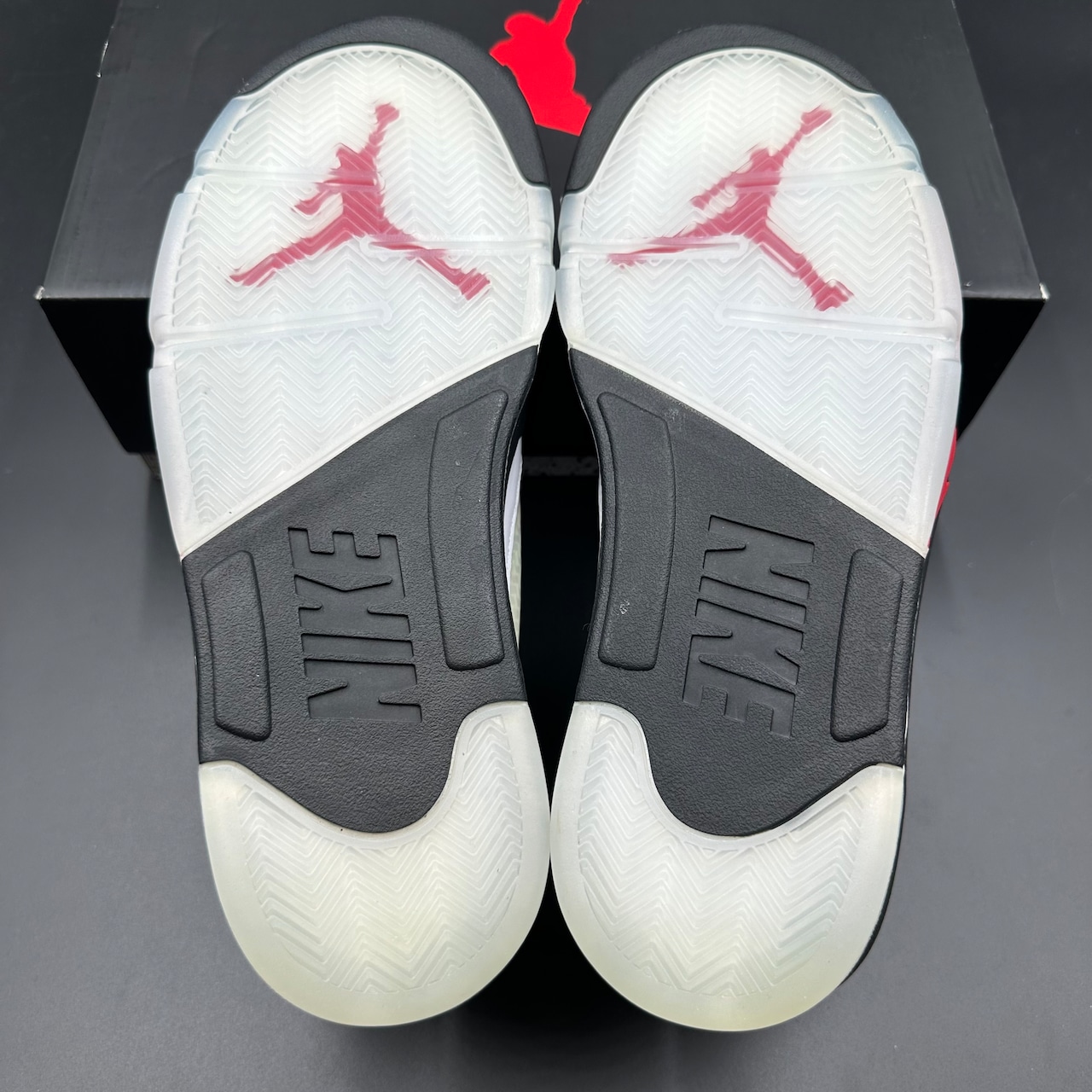 AIR JORDAN 5 RETRO FIRE RED DA1911-102